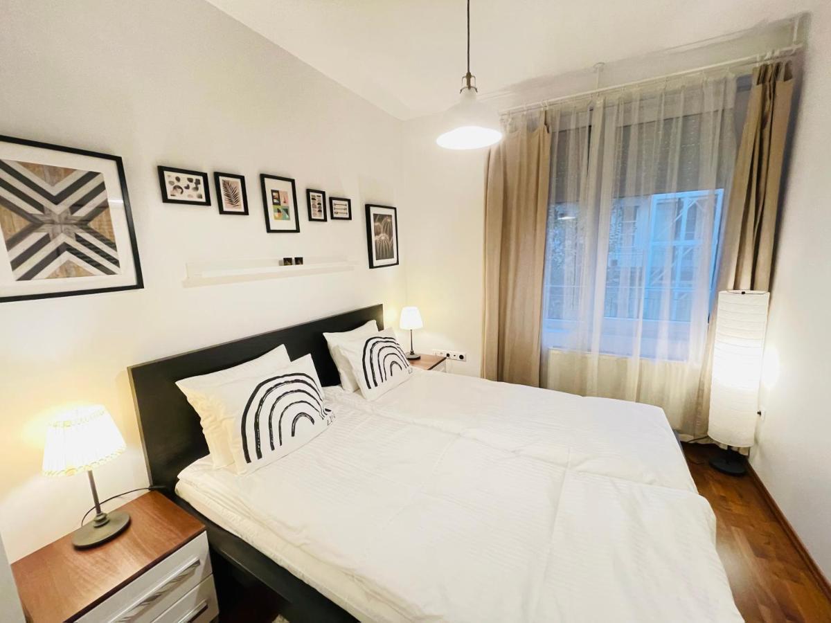 Peony Szekely Mihaly - Free Garage Apartmán Budapešť